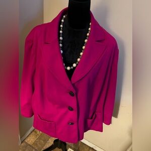 Larry Levine Classics Womens Pink Blazer  28 W pit to pit 27, length 27’